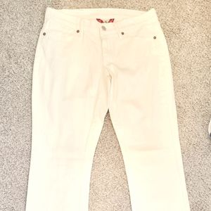 LUCKY Brand-Cream Color soft Jeans. NWOT. Size 4 (27). Inseam is about 32"-33" ▪